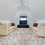 Dom wakacyjny Contemporary 2 Bedroom Eco With A Twist